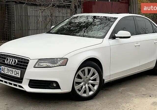 Білий Ауді А4, об'ємом двигуна 2 л та пробігом 240 тис. км за 10500 $, фото 1 на Automoto.ua