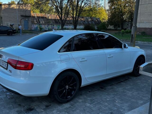 Белый Ауди А4, объемом двигателя 1.98 л и пробегом 208 тыс. км за 9000 $, фото 1 на Automoto.ua