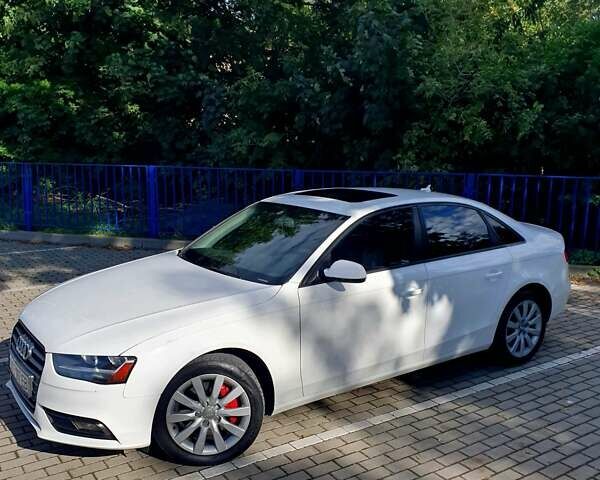 Белый Ауди А4, объемом двигателя 2 л и пробегом 212 тыс. км за 11500 $, фото 1 на Automoto.ua