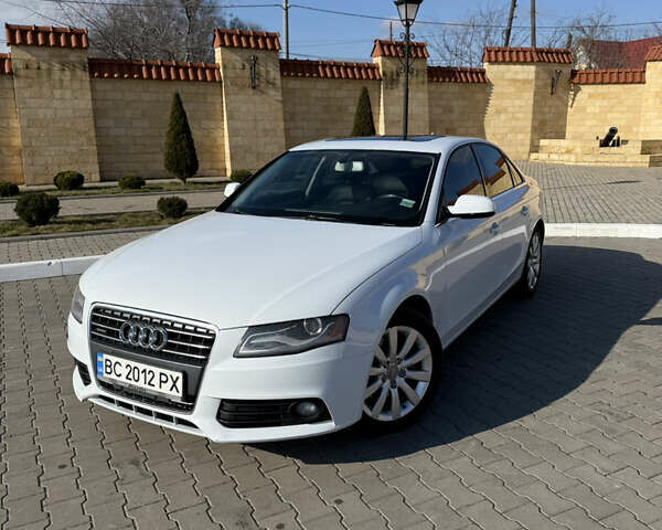 Білий Ауді А4, об'ємом двигуна 2 л та пробігом 200 тис. км за 10500 $, фото 1 на Automoto.ua