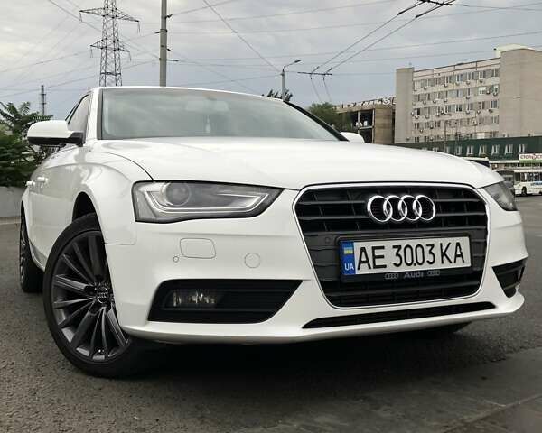 Белый Ауди А4, объемом двигателя 1.8 л и пробегом 208 тыс. км за 11000 $, фото 1 на Automoto.ua