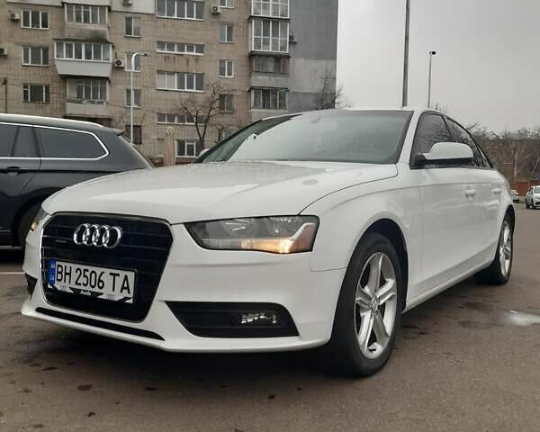 Ауді А4 2012 у Одесі на Automoto.ua Білий Ауді А4, об'ємом двигуна 1.98 л та пробігом 197 тис. км за 11300 $, фото 1 на Automoto.ua