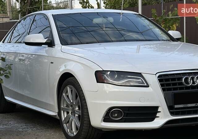 Ауди А4 2012 в Виннице на Automoto.ua Белый Ауди А4, объемом двигателя 2 л и пробегом 247 тыс. км за 11850 $, фото 1 на Automoto.ua