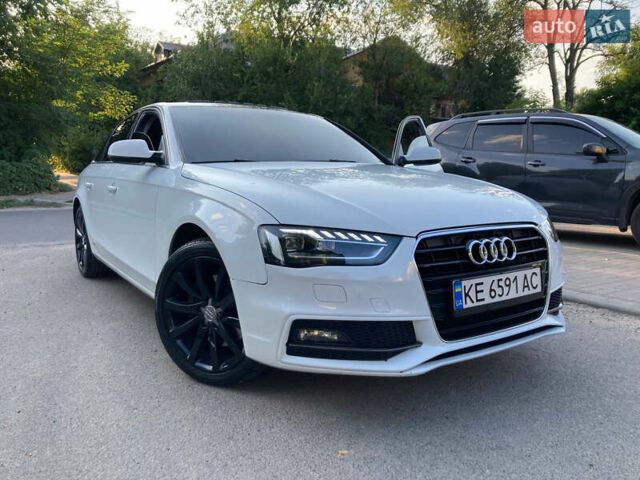 Білий Ауді А4, об'ємом двигуна 2 л та пробігом 211 тис. км за 10500 $, фото 1 на Automoto.ua