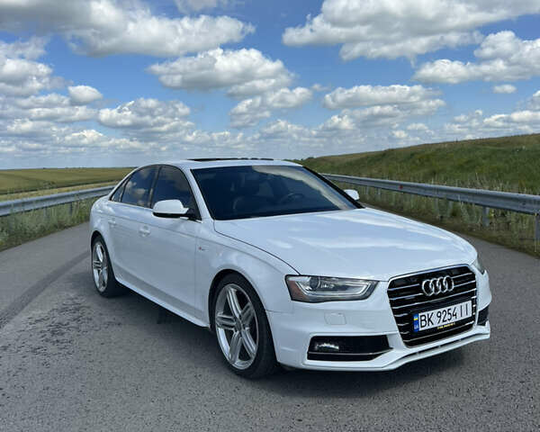 Ауди А4 2012 в Ровно на Automoto.ua Белый Ауди А4, объемом двигателя 1.98 л и пробегом 225 тыс. км за 13000 $, фото 1 на Automoto.ua