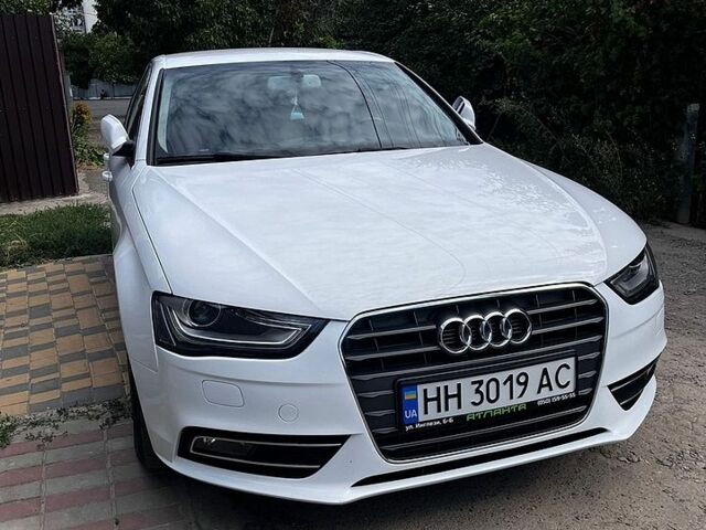 Білий Ауді А4, об'ємом двигуна 1.8 л та пробігом 113 тис. км за 12000 $, фото 1 на Automoto.ua