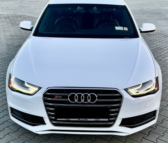 Ауді А4 2013 у Володимир-Волинський на Automoto.ua Білий Ауді А4, об'ємом двигуна 1.98 л та пробігом 225 тис. км за 12490 $, фото 1 на Automoto.ua