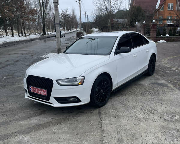 Белый Ауди А4, объемом двигателя 2 л и пробегом 310 тыс. км за 9900 $, фото 1 на Automoto.ua
