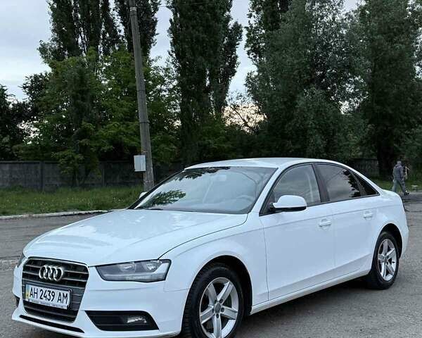 Белый Ауди А4, объемом двигателя 2 л и пробегом 251 тыс. км за 10600 $, фото 1 на Automoto.ua