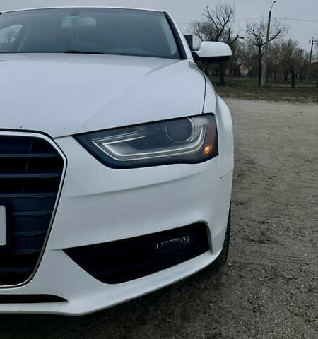 Белый Ауди А4, объемом двигателя 2 л и пробегом 237 тыс. км за 12300 $, фото 1 на Automoto.ua