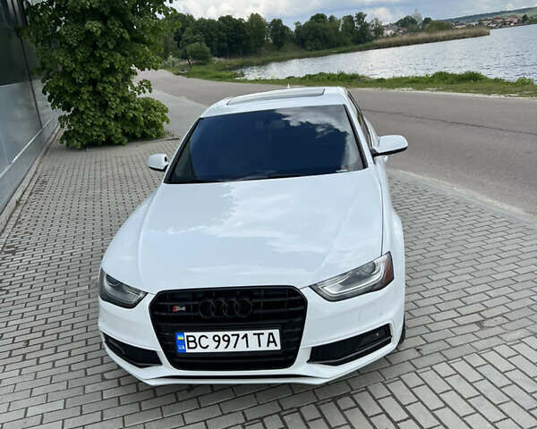 Ауди А4 2014 в Львове на Automoto.ua Белый Ауди А4, объемом двигателя 2 л и пробегом 113 тыс. км за 14450 $, фото 1 на Automoto.ua