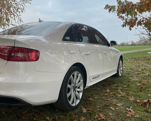 Белый Ауди А4, объемом двигателя 2 л и пробегом 190 тыс. км за 11900 $, фото 1 на Automoto.ua