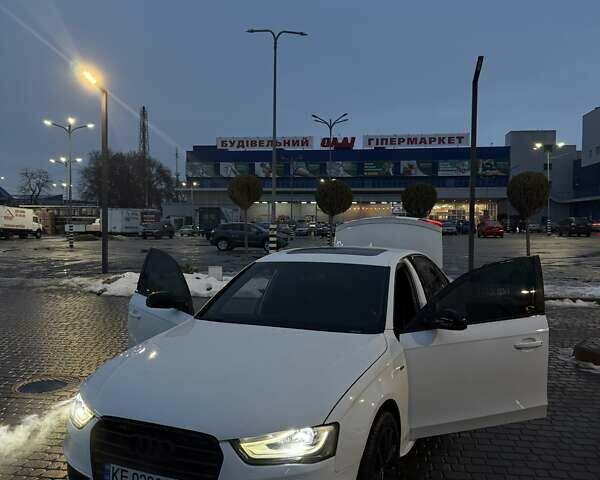 Белый Ауди А4, объемом двигателя 2 л и пробегом 209 тыс. км за 13000 $, фото 1 на Automoto.ua