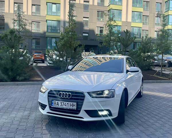 Белый Ауди А4, объемом двигателя 1.97 л и пробегом 153 тыс. км за 15650 $, фото 1 на Automoto.ua