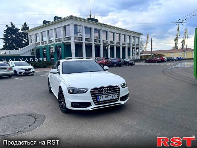 Белый Ауди А4, объемом двигателя 2 л и пробегом 173 тыс. км за 15800 $, фото 1 на Automoto.ua