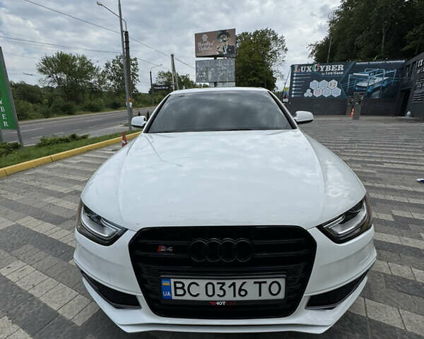 Ауди А4 2015 в Львове на Automoto.ua Белый Ауди А4, объемом двигателя 1.98 л и пробегом 176 тыс. км за 15000 $, фото 1 на Automoto.ua
