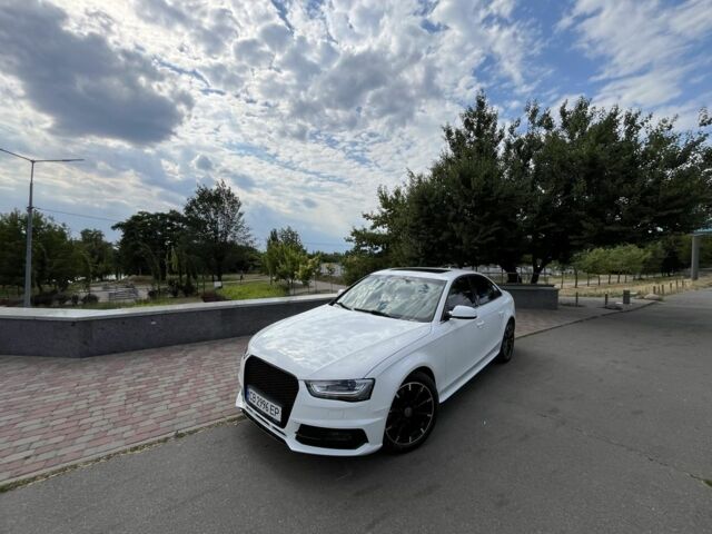 Белый Ауди А4, объемом двигателя 2 л и пробегом 216 тыс. км за 12500 $, фото 1 на Automoto.ua