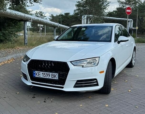 Белый Ауди А4, объемом двигателя 2 л и пробегом 205 тыс. км за 13499 $, фото 1 на Automoto.ua