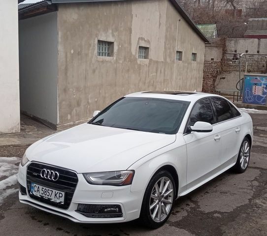 Белый Ауди А4, объемом двигателя 2 л и пробегом 177 тыс. км за 13800 $, фото 1 на Automoto.ua