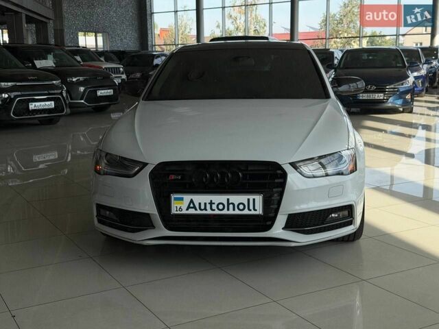 Белый Ауди А4, объемом двигателя 2 л и пробегом 143 тыс. км за 12490 $, фото 1 на Automoto.ua