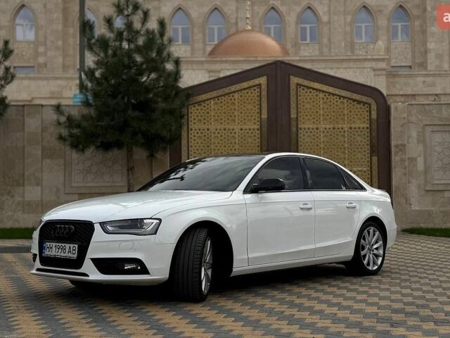 Белый Ауди А4, объемом двигателя 2 л и пробегом 166 тыс. км за 15500 $, фото 1 на Automoto.ua