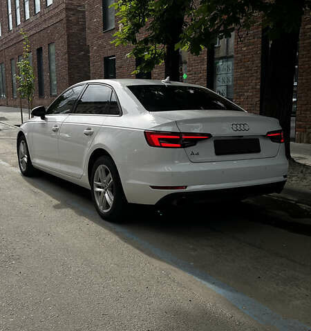 Белый Ауди А4, объемом двигателя 1.98 л и пробегом 144 тыс. км за 15300 $, фото 1 на Automoto.ua