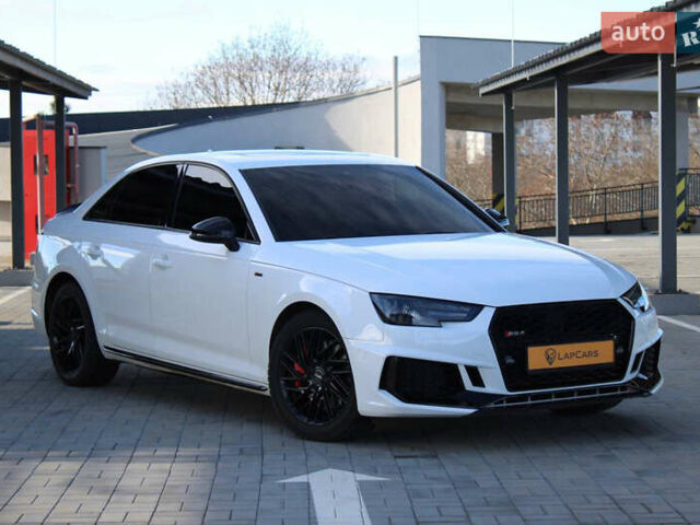 Белый Ауди А4, объемом двигателя 1.98 л и пробегом 160 тыс. км за 17900 $, фото 1 на Automoto.ua