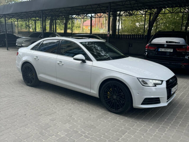 Белый Ауди А4, объемом двигателя 1.98 л и пробегом 83 тыс. км за 21999 $, фото 1 на Automoto.ua