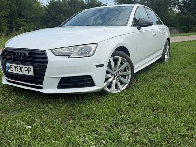 Белый Ауди А4, объемом двигателя 1.98 л и пробегом 195 тыс. км за 17000 $, фото 1 на Automoto.ua