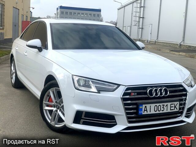 Белый Ауди А4, объемом двигателя 2 л и пробегом 140 тыс. км за 16250 $, фото 1 на Automoto.ua