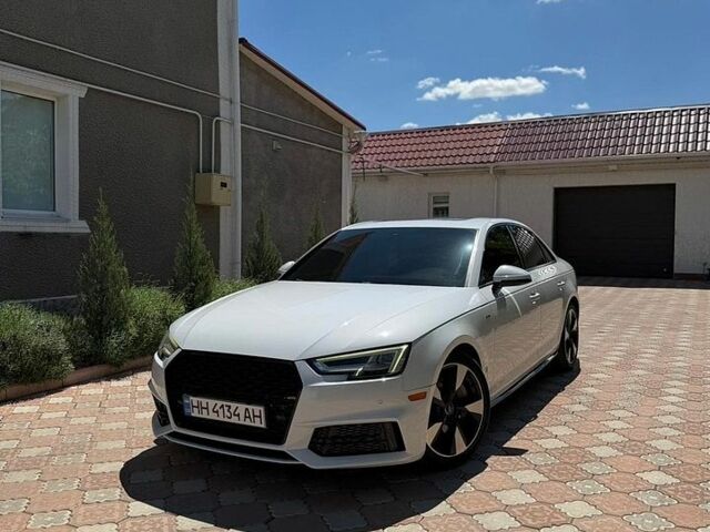 Білий Ауді А4, об'ємом двигуна 2 л та пробігом 211 тис. км за 18000 $, фото 1 на Automoto.ua