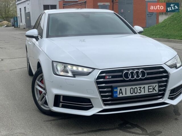 Белый Ауди А4, объемом двигателя 2 л и пробегом 163 тыс. км за 16300 $, фото 1 на Automoto.ua