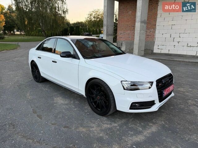 Білий Ауді А4, об'ємом двигуна 2 л та пробігом 175 тис. км за 10999 $, фото 1 на Automoto.ua