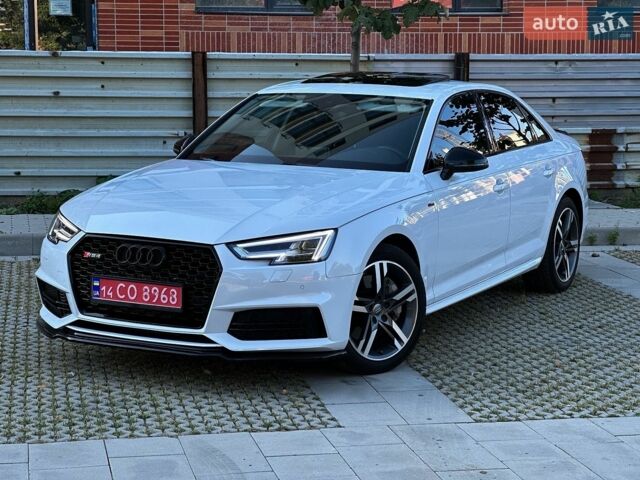 Белый Ауди А4, объемом двигателя 2 л и пробегом 147 тыс. км за 17900 $, фото 1 на Automoto.ua