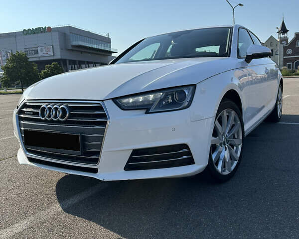 Белый Ауди А4, объемом двигателя 2 л и пробегом 173 тыс. км за 21000 $, фото 1 на Automoto.ua