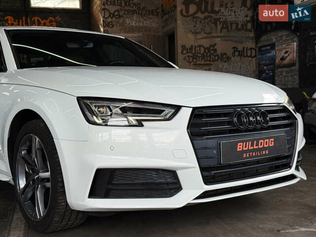 Белый Ауди А4, объемом двигателя 2 л и пробегом 201 тыс. км за 17500 $, фото 1 на Automoto.ua
