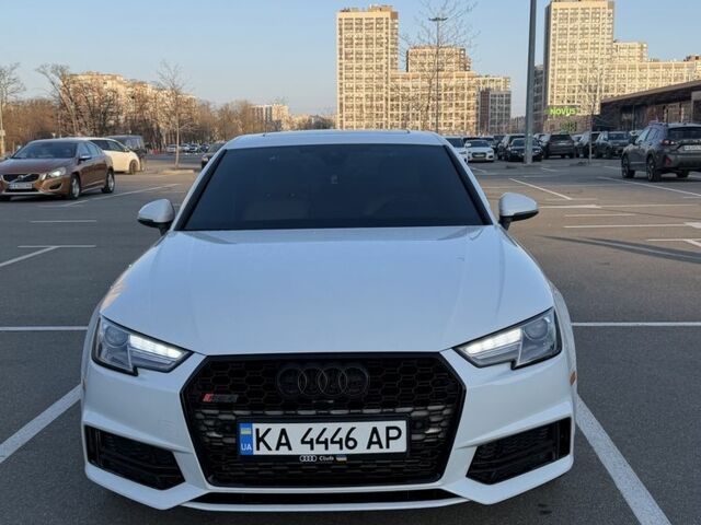 Белый Ауди А4, объемом двигателя 2 л и пробегом 126 тыс. км за 18500 $, фото 1 на Automoto.ua