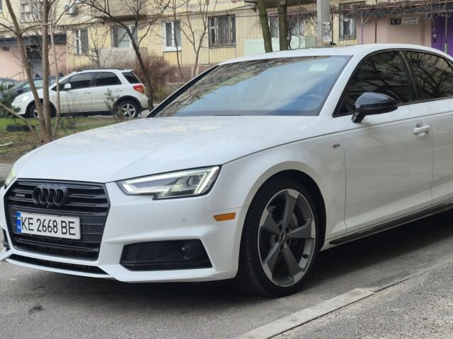Белый Ауди А4, объемом двигателя 2 л и пробегом 75 тыс. км за 24900 $, фото 1 на Automoto.ua