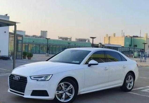 Білий Ауді А4, об'ємом двигуна 2 л та пробігом 150 тис. км за 14000 $, фото 1 на Automoto.ua