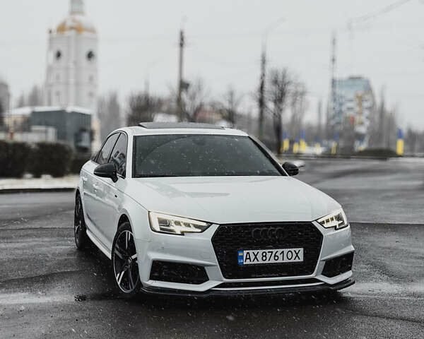 Белый Ауди А4, объемом двигателя 2 л и пробегом 70 тыс. км за 24800 $, фото 1 на Automoto.ua