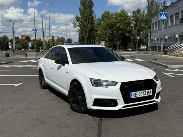 Белый Ауди А4, объемом двигателя 2 л и пробегом 178 тыс. км за 18000 $, фото 1 на Automoto.ua