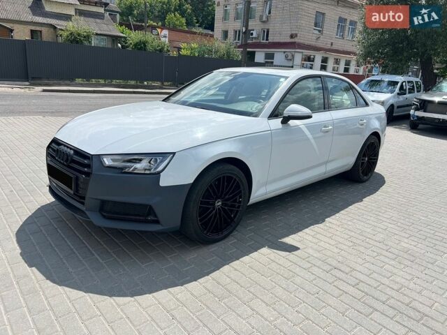 Білий Ауді А4, об'ємом двигуна 2.01 л та пробігом 132 тис. км за 12500 $, фото 1 на Automoto.ua
