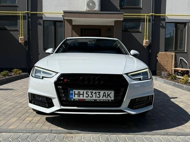 Білий Ауді А4, об'ємом двигуна 2 л та пробігом 121 тис. км за 18500 $, фото 1 на Automoto.ua