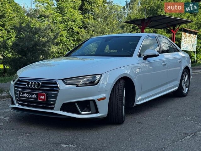 Білий Ауді А4, об'ємом двигуна 2 л та пробігом 136 тис. км за 18490 $, фото 1 на Automoto.ua