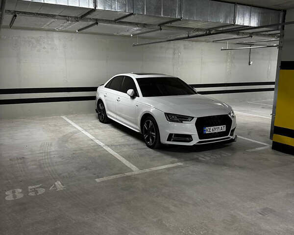 Белый Ауди А4, объемом двигателя 1.98 л и пробегом 155 тыс. км за 19800 $, фото 1 на Automoto.ua