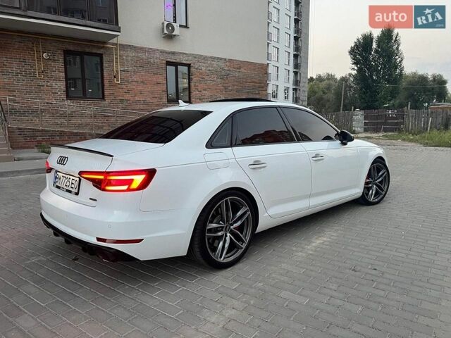 Білий Ауді А4, об'ємом двигуна 2 л та пробігом 121 тис. км за 22000 $, фото 1 на Automoto.ua
