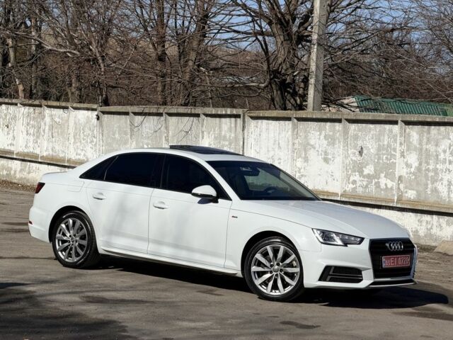 Белый Ауди А4, объемом двигателя 2 л и пробегом 180 тыс. км за 15300 $, фото 1 на Automoto.ua