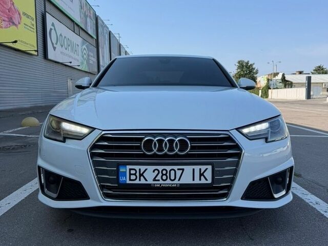 Белый Ауди А4, объемом двигателя 2 л и пробегом 162 тыс. км за 18200 $, фото 1 на Automoto.ua