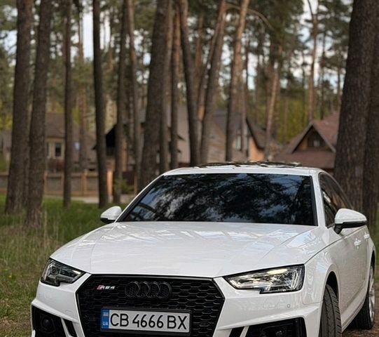 Белый Ауди А4, объемом двигателя 2 л и пробегом 126 тыс. км за 21000 $, фото 1 на Automoto.ua