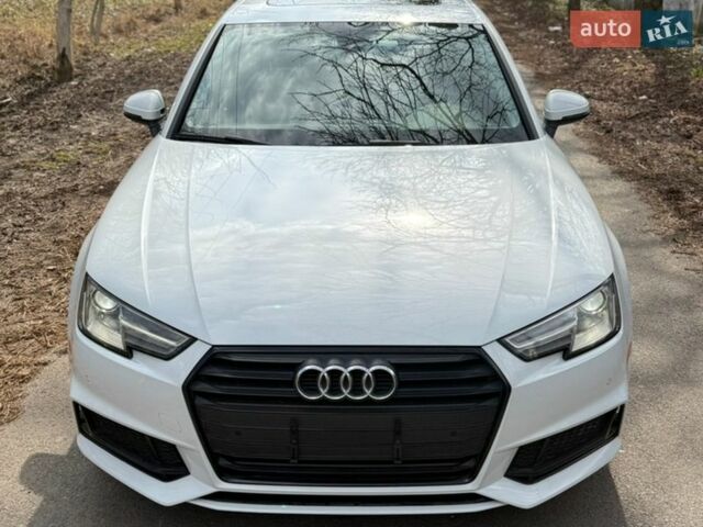 Белый Ауди А4, объемом двигателя 2 л и пробегом 46 тыс. км за 19999 $, фото 1 на Automoto.ua
